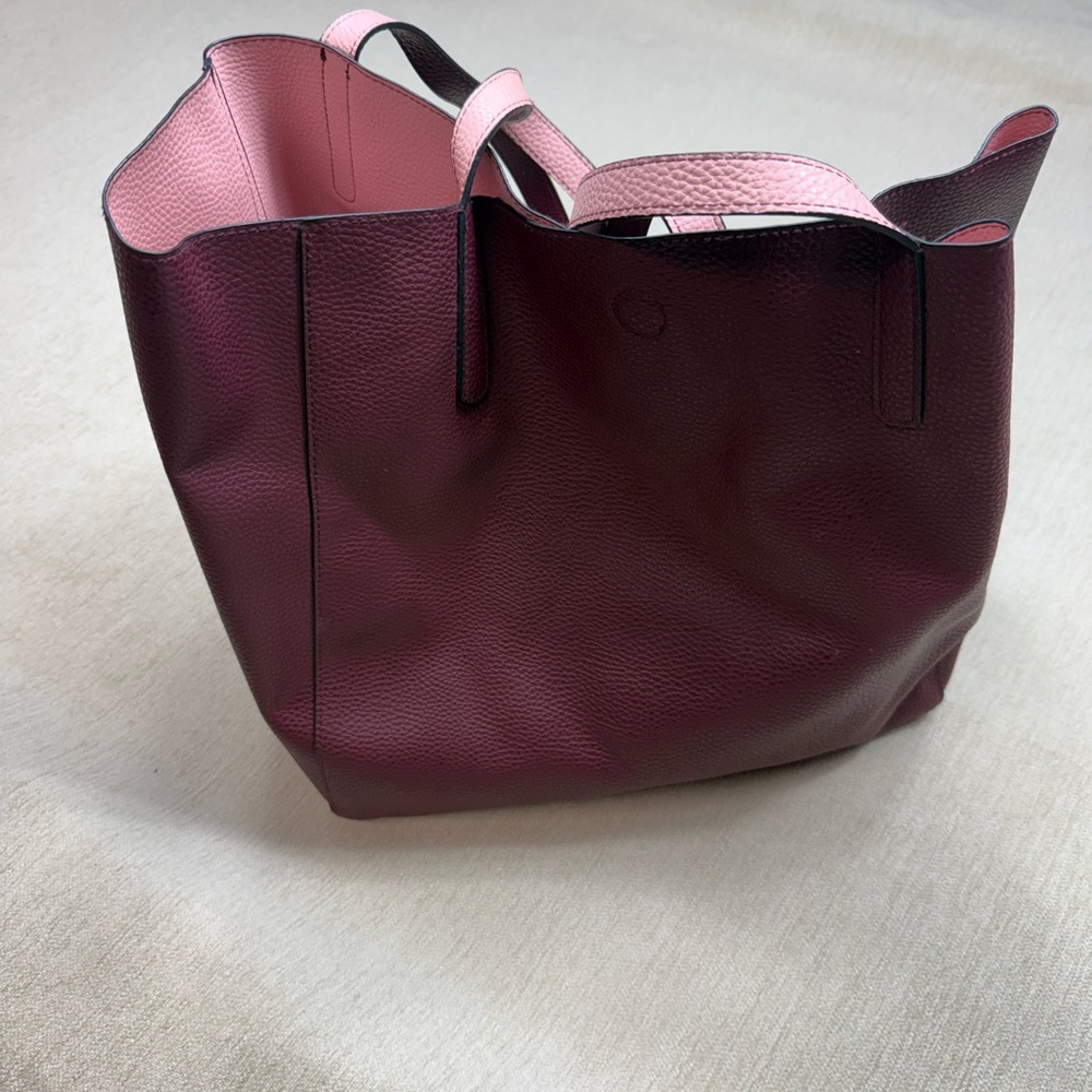 Large Chic Wine Tote Bag with magnetic closure